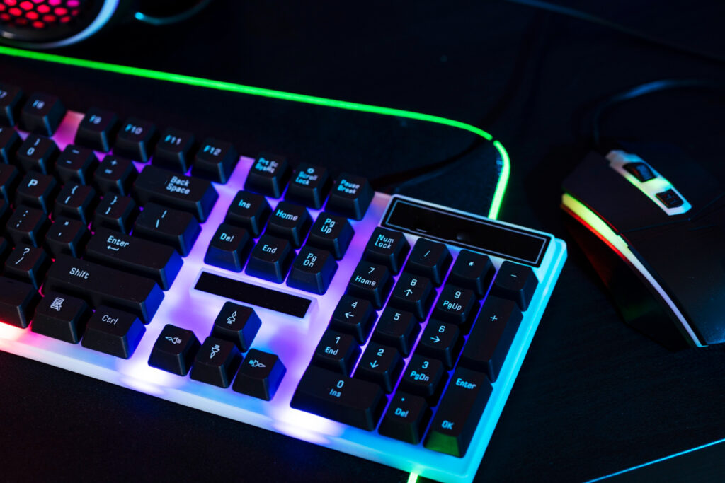 Teclado gamer ao montar um quarto gamer